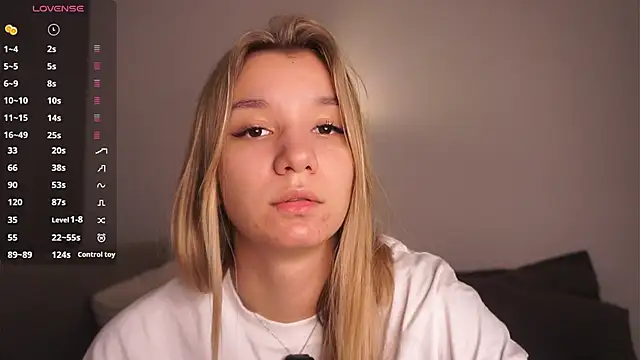 BrynnHolversonのライブXXXチャット