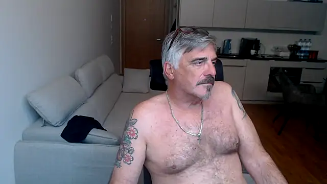 Czat XXX na żywo – Budapest1958