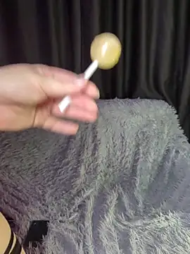 Chat +18 de Luna_Luvgoon ao vivo