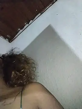 Zarah_Lukas Adlı Modelin Canlı XXX Sohbeti