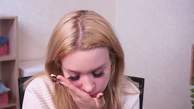 TracieGoins' Live XXX Chat