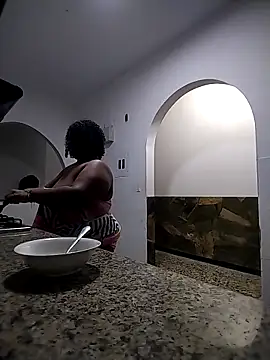 Živý XXX chat Exoticbigmandy