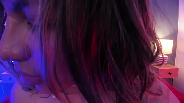 delilah_fix élő XXX-chatje