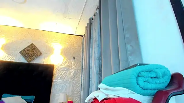 ChanelleJohnson_ Adlı Modelin Canlı XXX Sohbeti