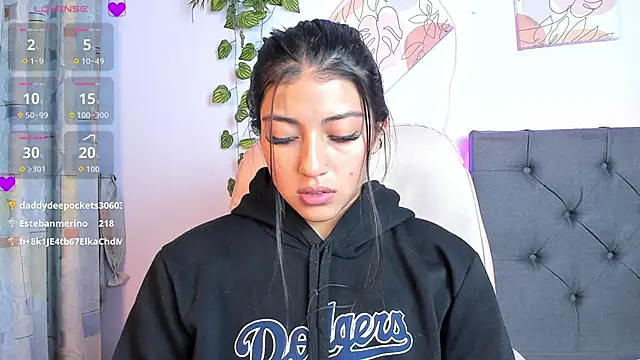 Quiinn_bx Chat XXX in diretta