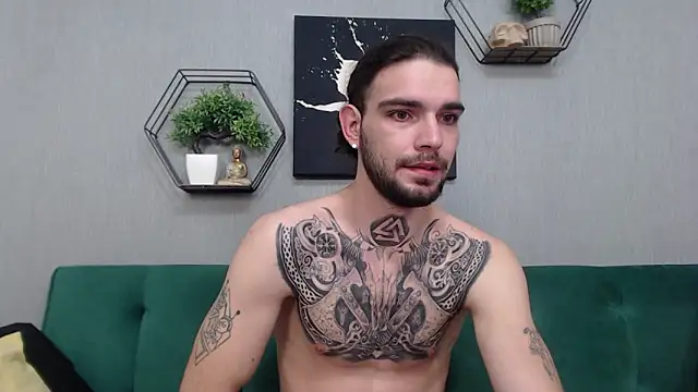 KaneHunter's Live XXX Chat