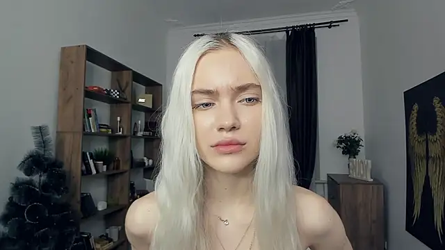 Chat +18 de KristalCrowner ao vivo