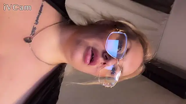 Robin_Lili Chat XXX in diretta