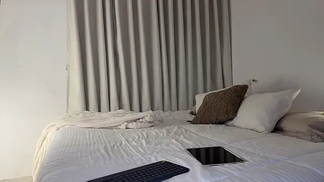 Chatroom XXX en direct de Miia_Vega_