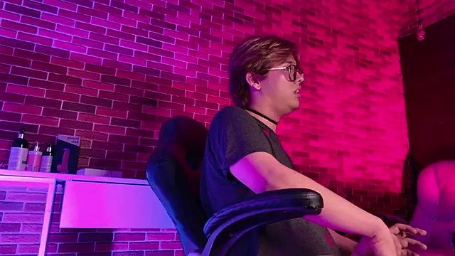 benji_vampire 现场XXX聊天