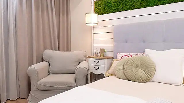 IsabellaMysty Chat XXX live