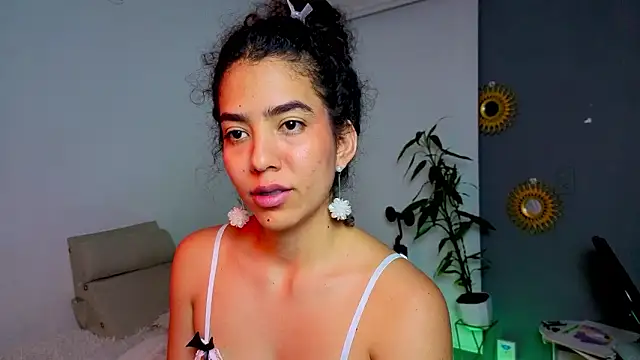 Maithe_Perroni: онлайн-секс-чат