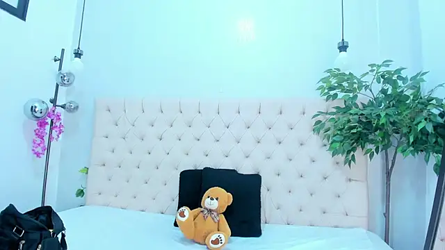 Victoria_Coleman Live XXX-Chat