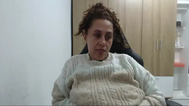 RoxanaLove9's Live XXX Chat