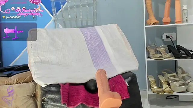 emma_ucros' Live XXX Chat