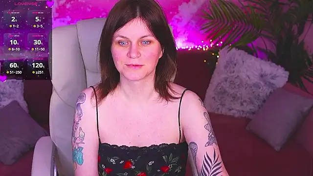 TinaMelt: онлайн-секс-чат