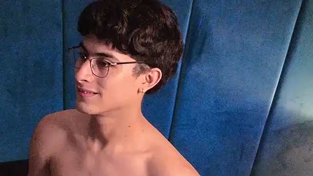 دردشة Aaron_Eze الجنسية المباشرة