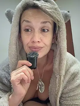 MAGDALAKOVANOVA Obrolan Langsung XXX