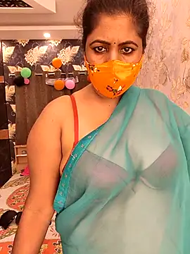 Poly_bhabi: διαδικτυακό σόου στην κάμερα