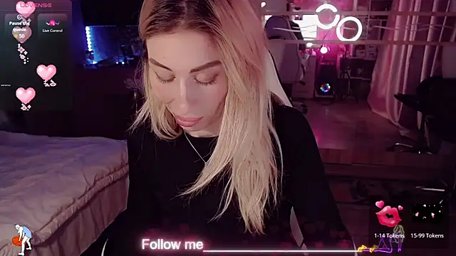 Chatroom XXX en direct de AnnieGOld_