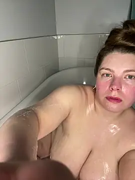 violetaurora95 Adlı Modelin Canlı XXX Sohbeti