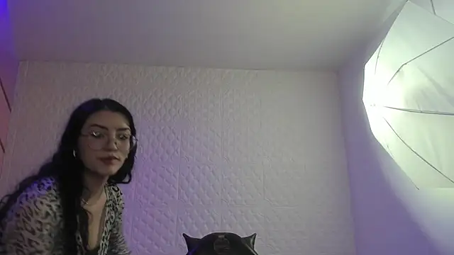 Violetaa_diazz élő XXX-chatje