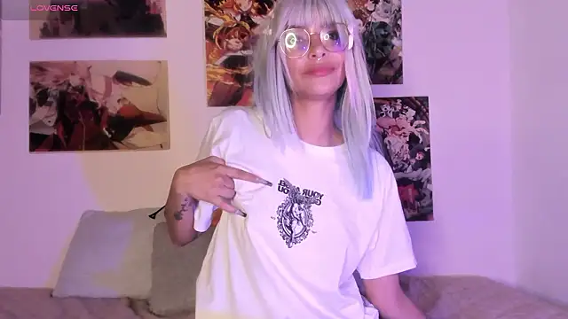 Chat XXX en directo de Luna-Chann