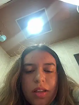 Aphrill élő XXX-chatje