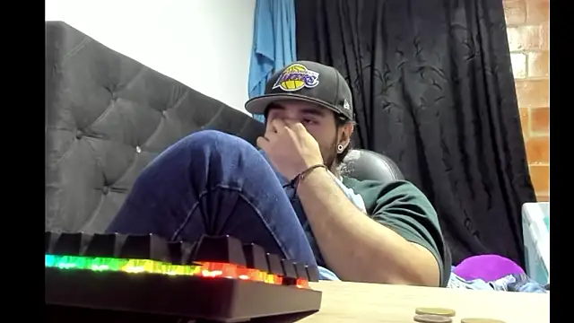 coolfriki Live XXX Chat