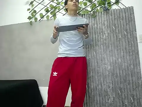 Chat XXX en directo de Dogan_Renzo0