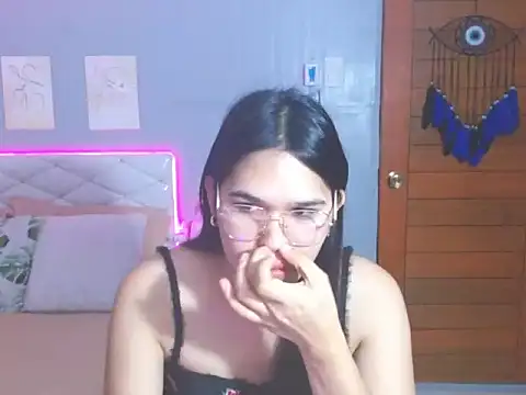 alianabrooks: онлайн-секс-чат