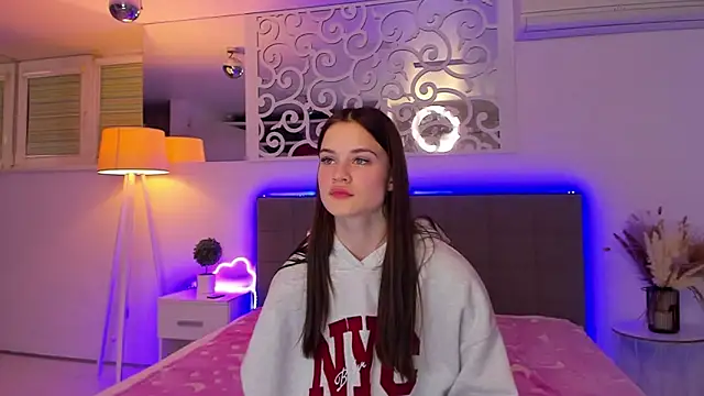 LuisaClover Live XXX-chat