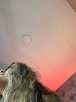 Im-Lola's Live XXX Chat