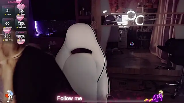 AnnieGOld_ লাইভ XXX চ্যাট