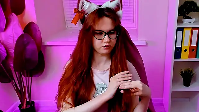 CarolGiggly: онлайн-секс-чат