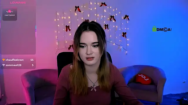 liana_kisses élő XXX-chatje