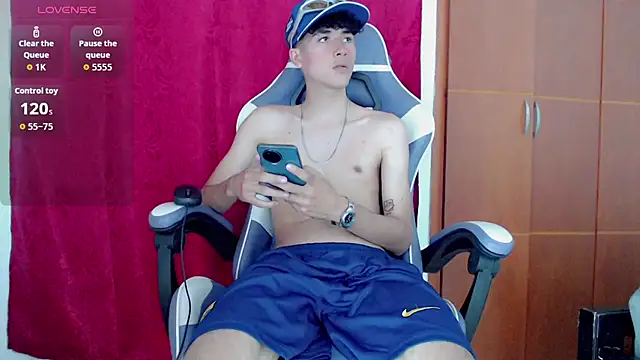 Johnny_cagee_'s Live XXX Chat