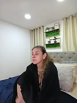 Онлайн чат XXX sasi_luna