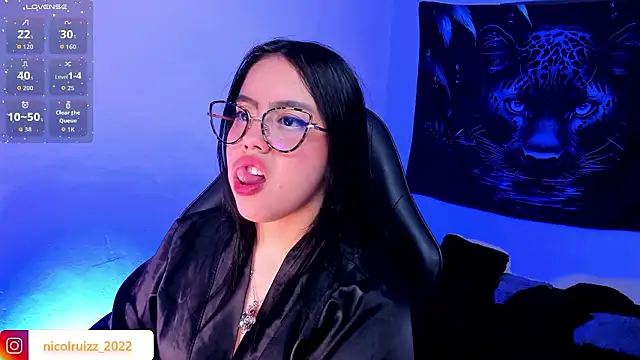 Chat +18 de Nicolle_Ruizz ao vivo