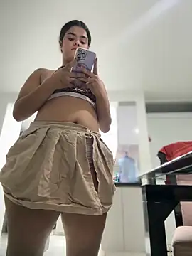 Kaily_Sweet16 élő XXX-chatje