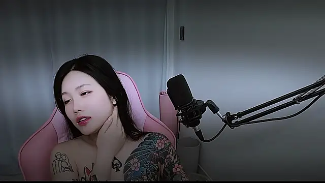 MISA_02 élő XXX-chatje