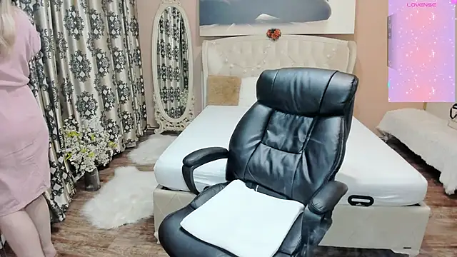 AnneRainn: онлайн-секс-чат