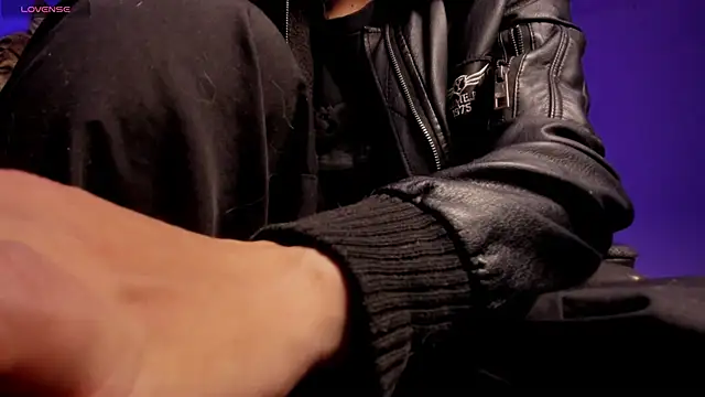 s_sven03's Live XXX Chat