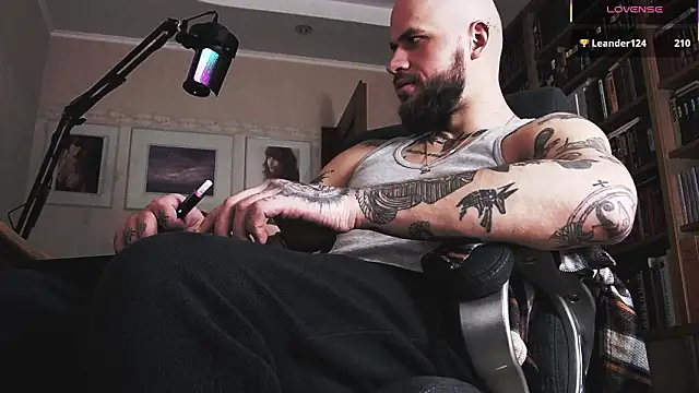 FindomJason Show in webcam