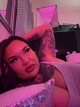 _MelinaCurves_ Chat XXX in diretta