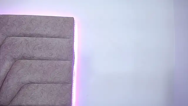 Chat +18 de Alice-Owens ao vivo