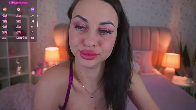 KristiiMax Adlı Modelin Canlı XXX Sohbeti