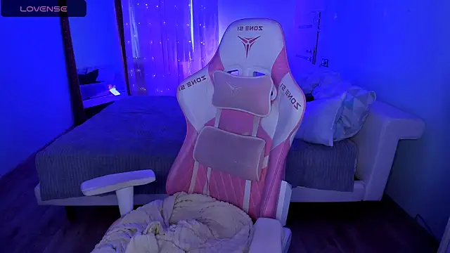 AnyaTaylor_: απευθείας συνομιλία ΧΧΧ