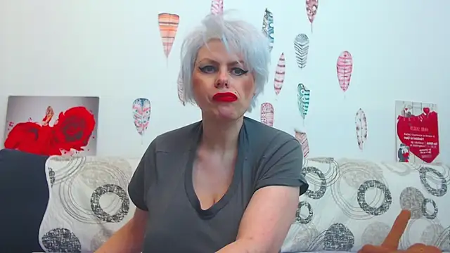 GORGEOUS_GIRL_WOW_ élő XXX-chatje