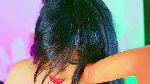 Chatroom XXX en direct de CharlootteEvans